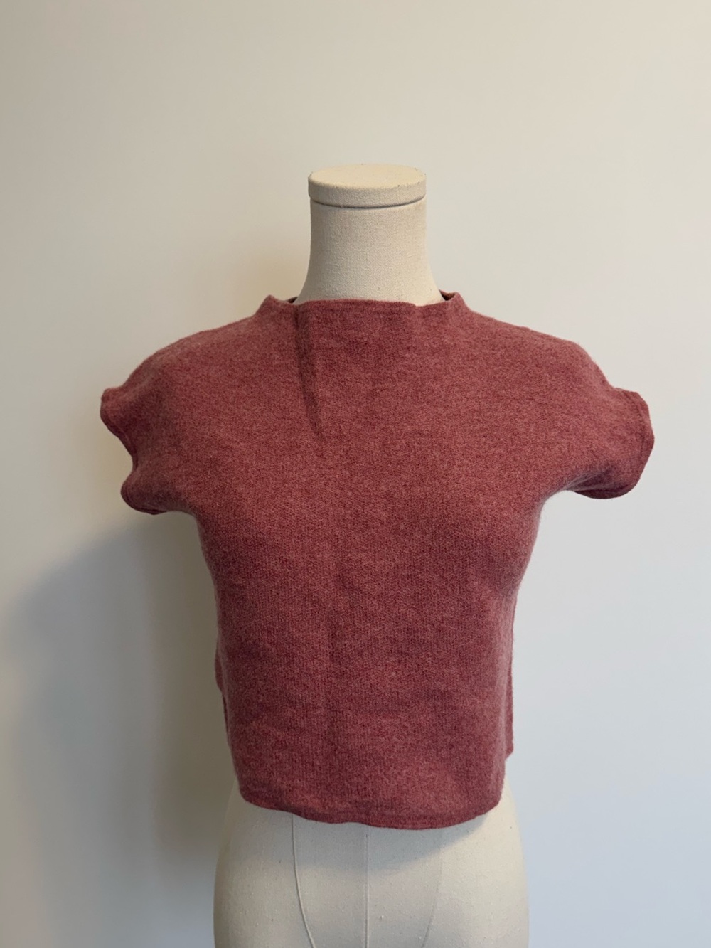 Nicole Miller Short-Sleeve Crewneck Sweater in Mauve